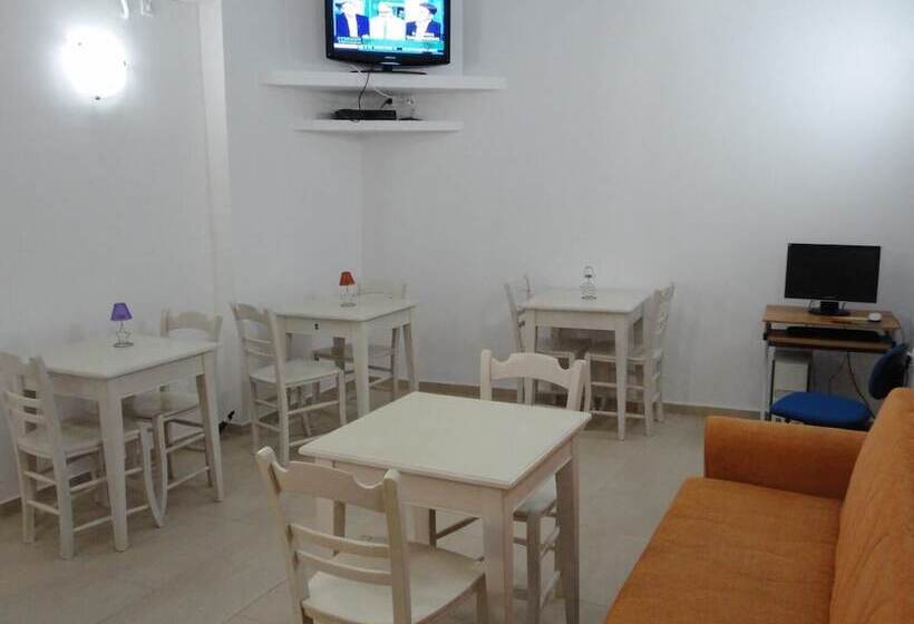 هتل Villa Roussa