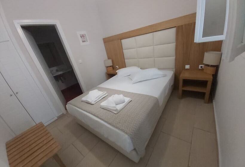 هتل Villa Roussa