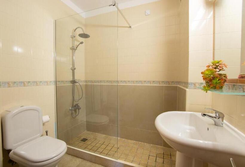 هتل Villa Welwitshia