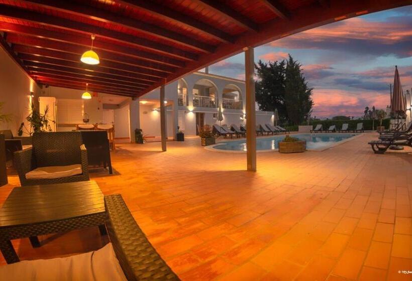 هتل Villa Welwitshia