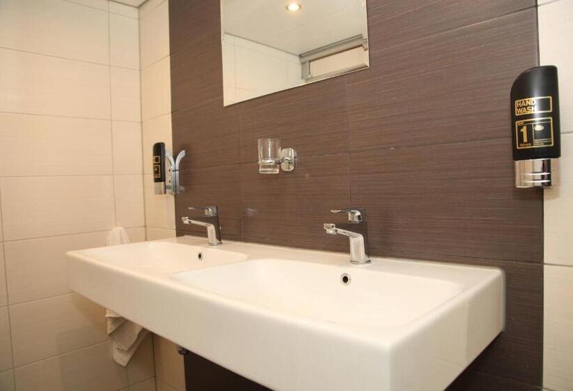 International Budget Hostel City Center