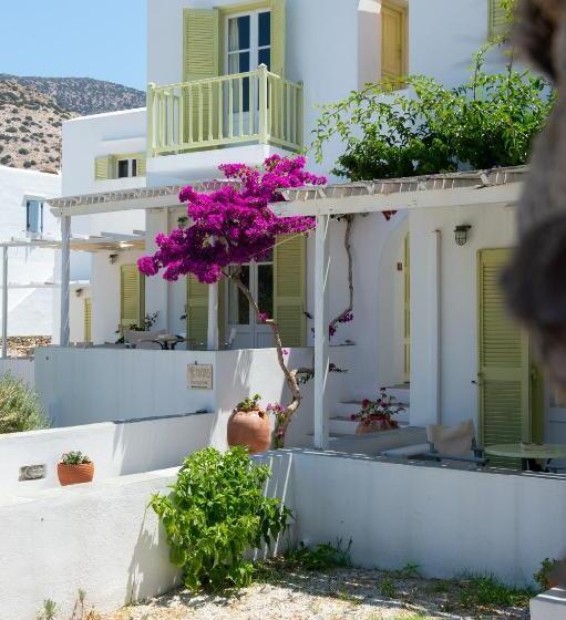 Morpheas Pension Rooms & Apartments