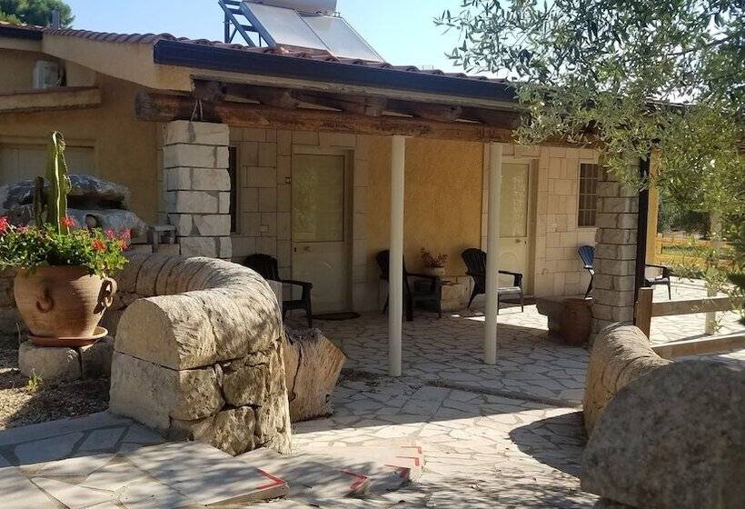 Neeton Noto Bed & Breakfast