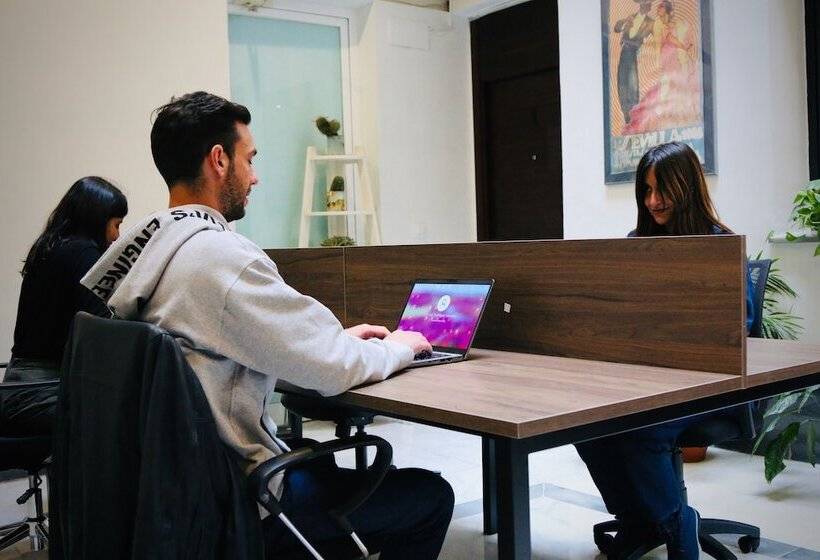 مسافرخانه Joy Setas Coworking