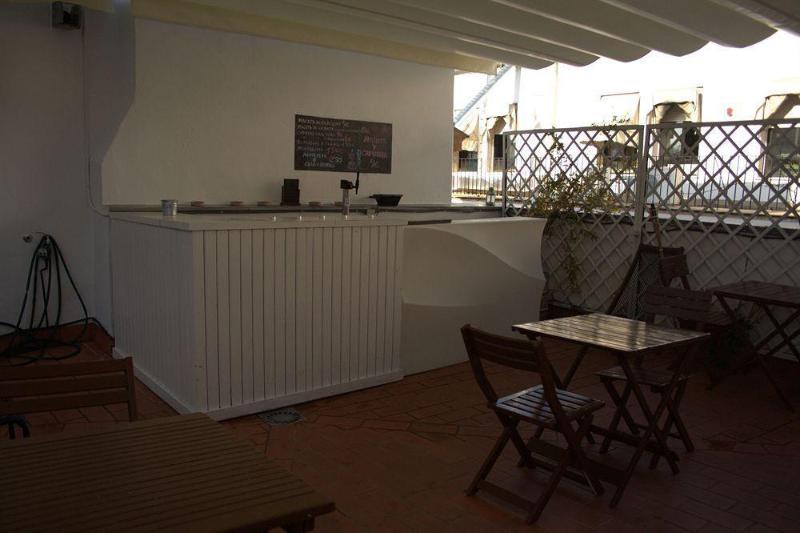 مسافرخانه Joy Setas Coworking