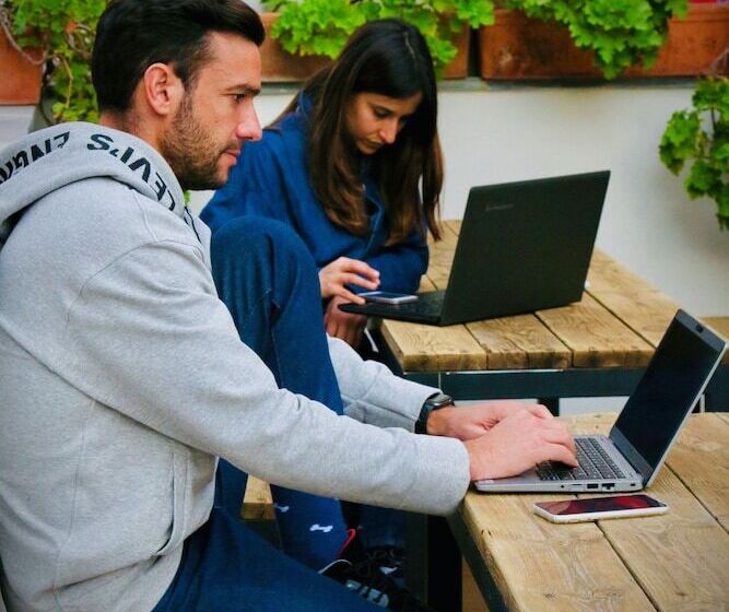 مسافرخانه Joy Setas Coworking