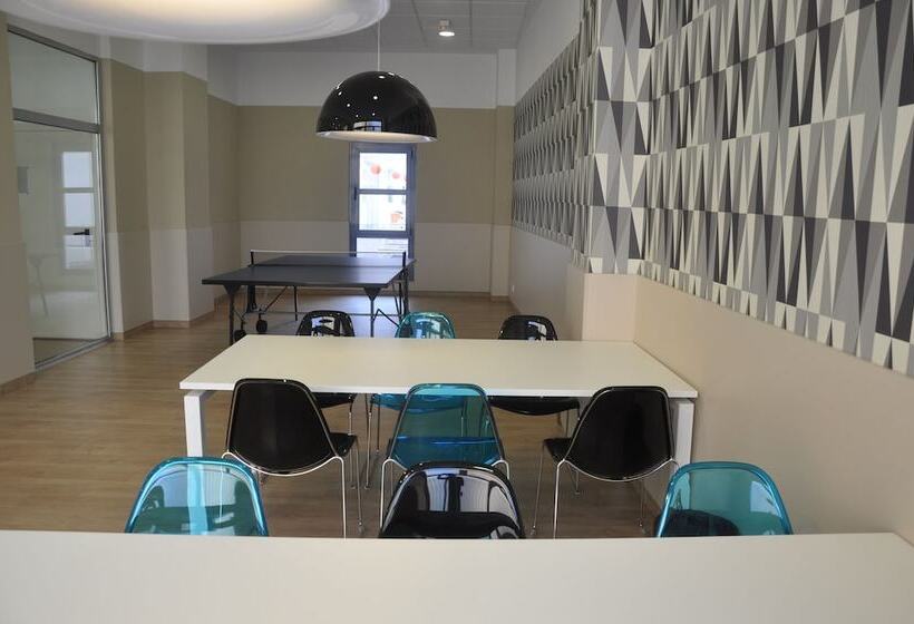 Residencia Universitaria Blas De Otero