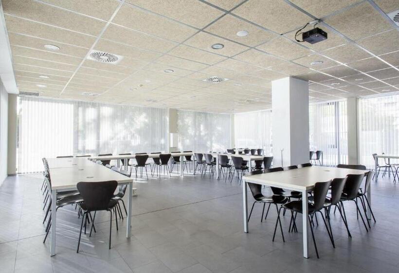 Residencia Universitaria Damia Bonet