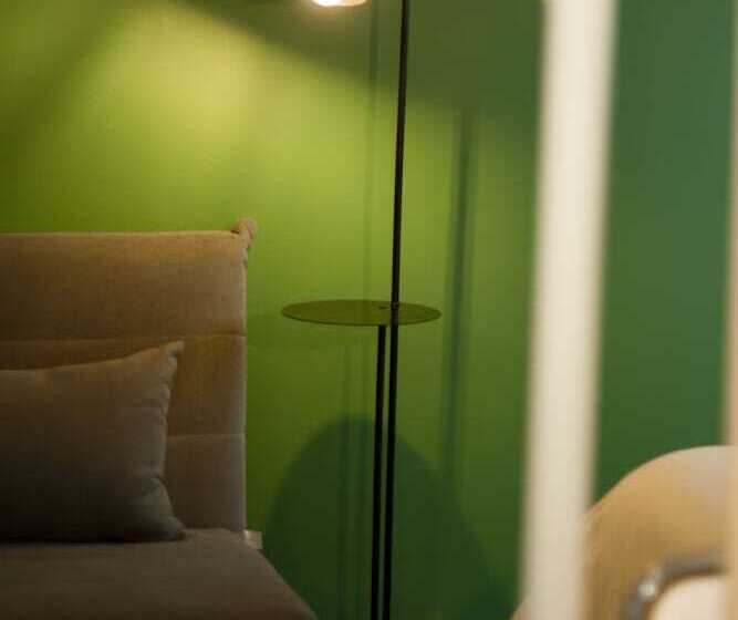 Room00 Valencia Hostel