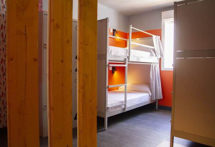 Room00 Valencia Hostel