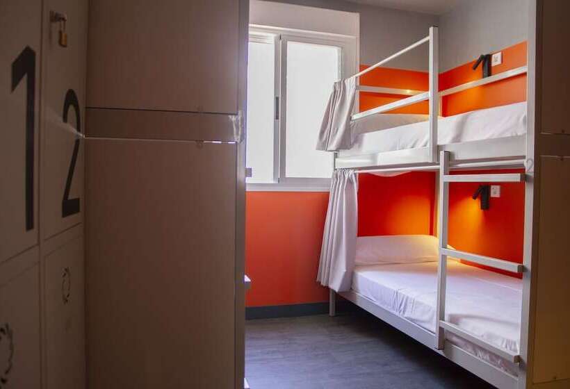 Room00 Valencia Hostel