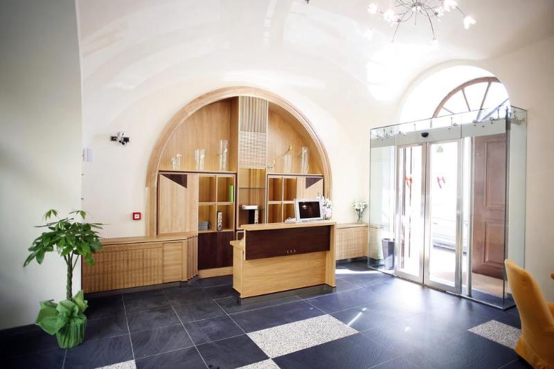 Seven Hostel & Rooms