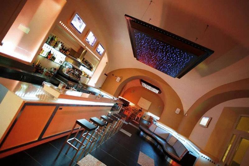 Seven Hostel & Rooms