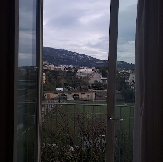 Seven Hostel & Rooms