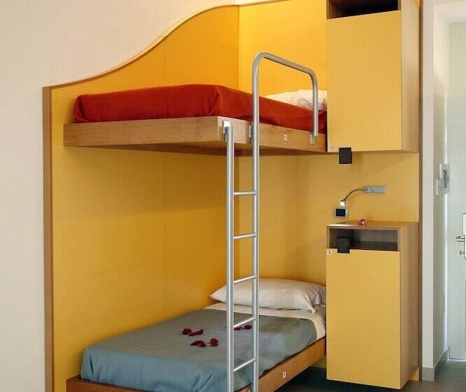 Seven Hostel & Rooms