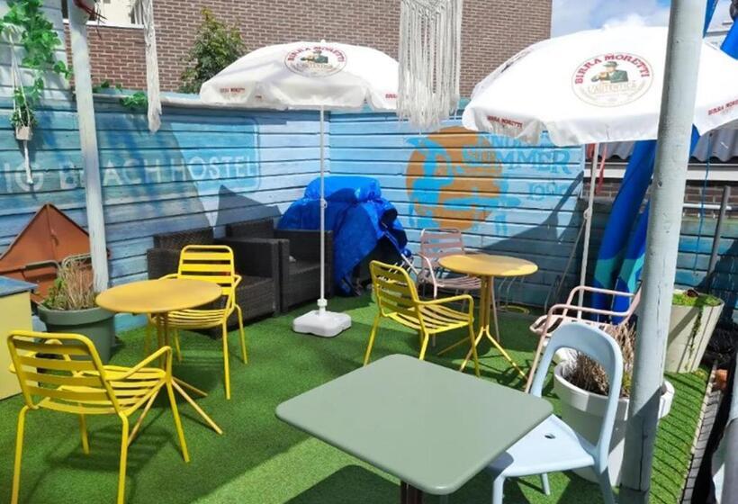 The Flying Pig Beach Hostel