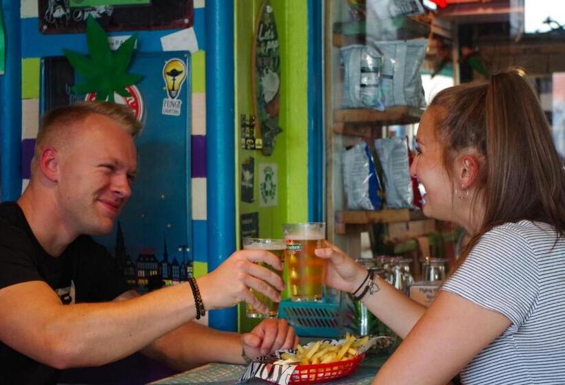 The Flying Pig Beach Hostel