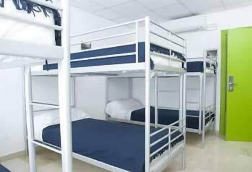 مسافرخانه Safestay Calpe Seafront