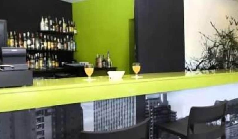 مسافرخانه Safestay Calpe Seafront