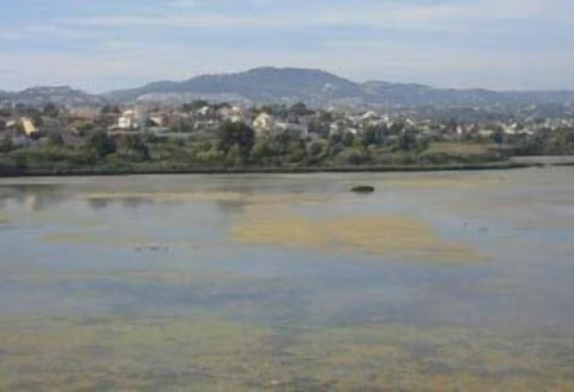 مسافرخانه Safestay Calpe Seafront