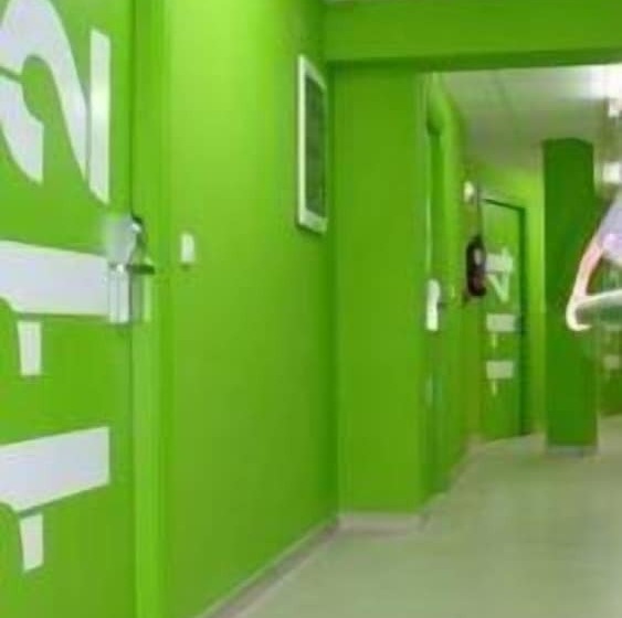 مسافرخانه Safestay Calpe Seafront