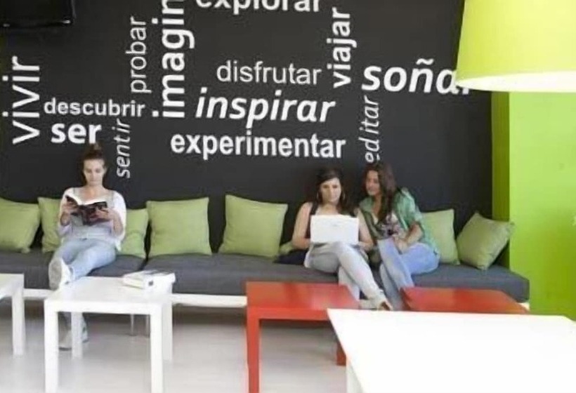 مسافرخانه Safestay Calpe Seafront