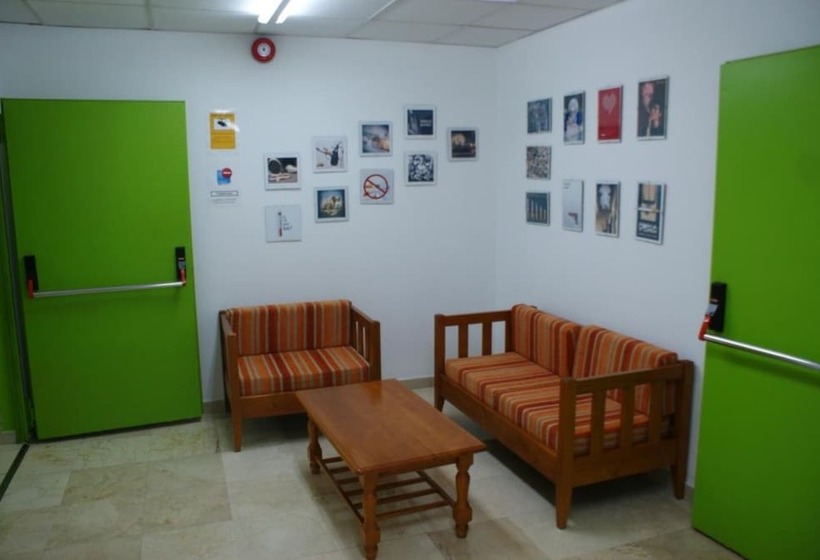 مسافرخانه Safestay Calpe Seafront