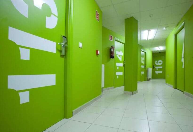 مسافرخانه Safestay Calpe Seafront