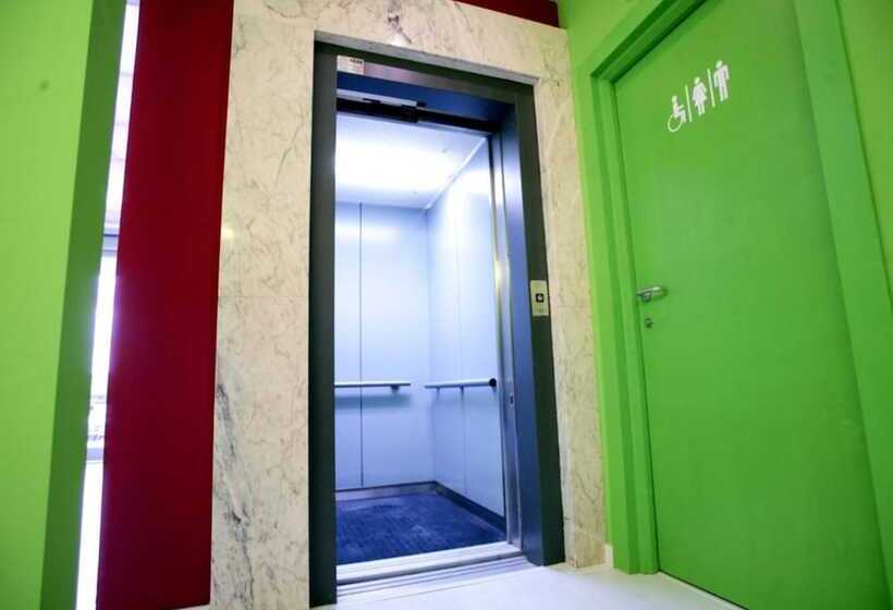 مسافرخانه Safestay Calpe Seafront