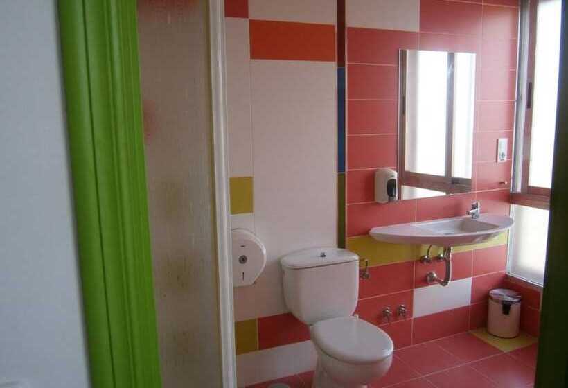 مسافرخانه Safestay Calpe Seafront