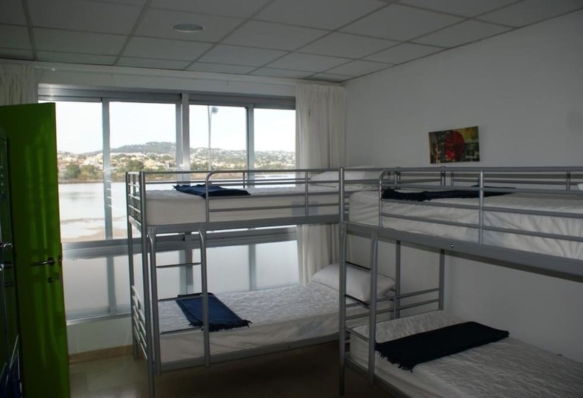 مسافرخانه Safestay Calpe Seafront