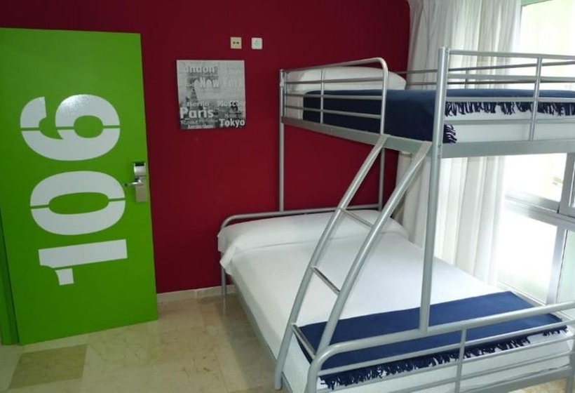 مسافرخانه Safestay Calpe Seafront