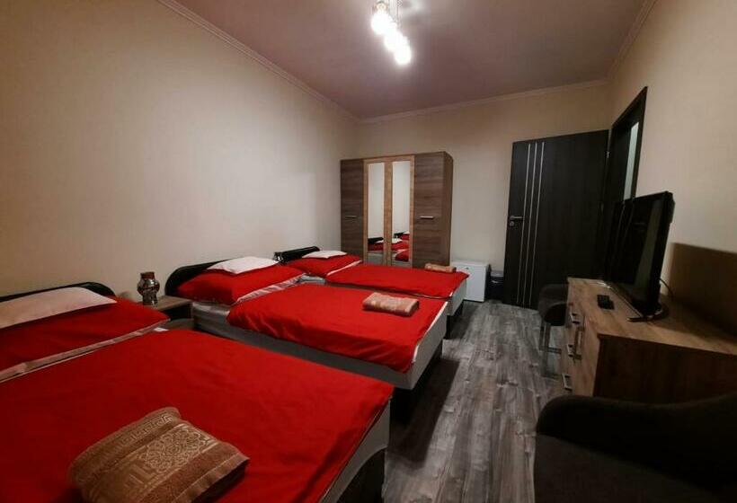 تختخواب و صبحانه Borostyán Panzió