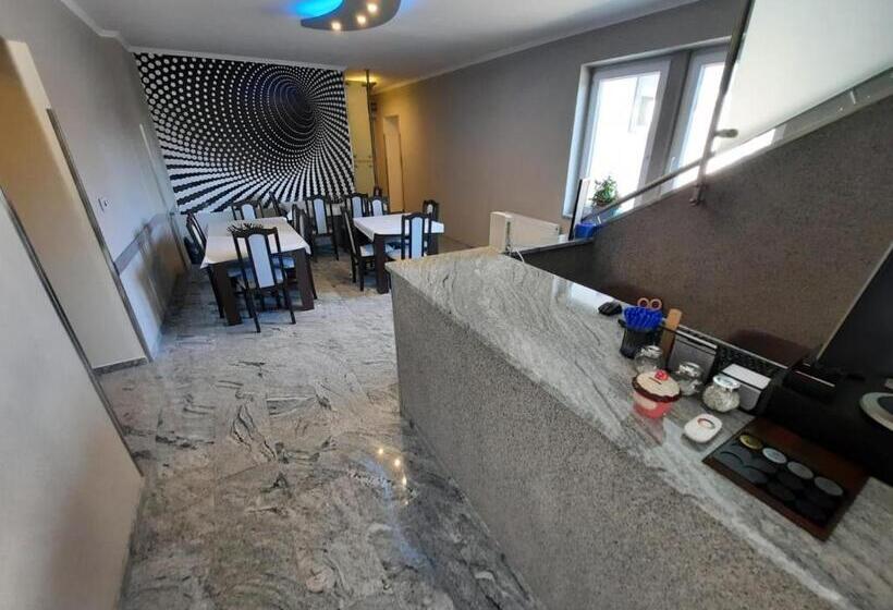 تختخواب و صبحانه Borostyán Panzió