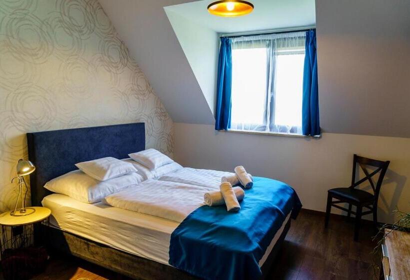 ベッドアンドブレックファースト Dominium Pincészet és Panzió