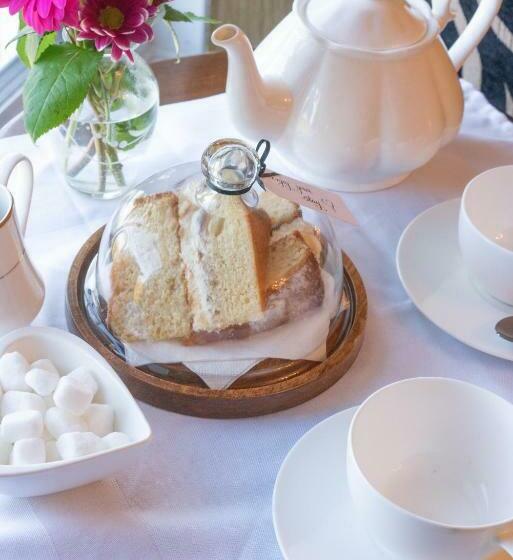 ベッドアンドブレックファースト The Art Lounge