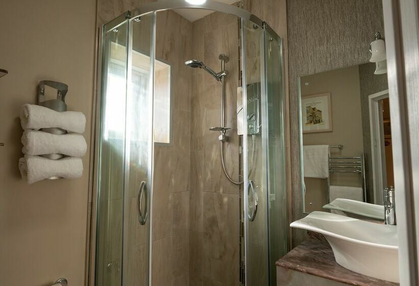 ベッドアンドブレックファースト The Art Lounge