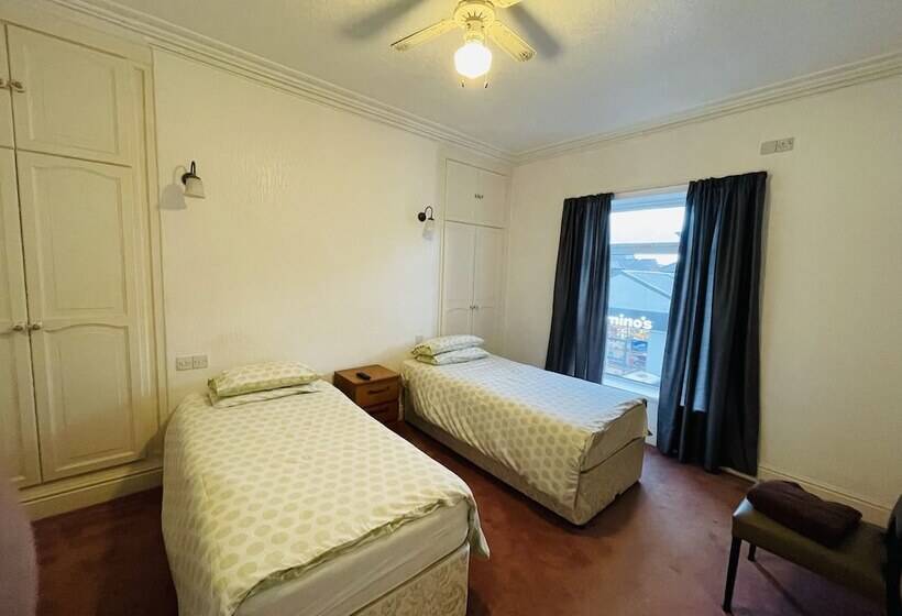 Bed and Breakfast The Roadhouse