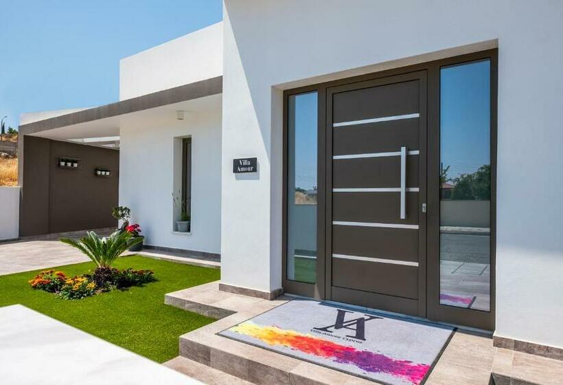 ベッドアンドブレックファースト Rooms At Villa Amour Cyprus