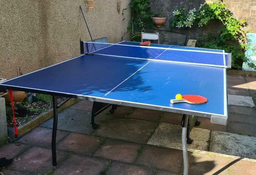 פנסיון 39 Constitution Street