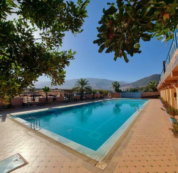 펜션 L Oliveraie D Amizmiz