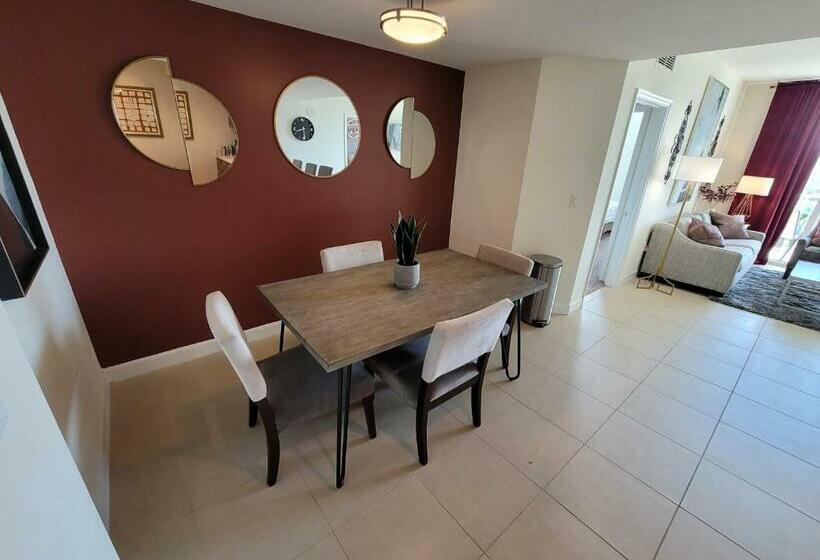 2br2bd, Downtown, Cal King