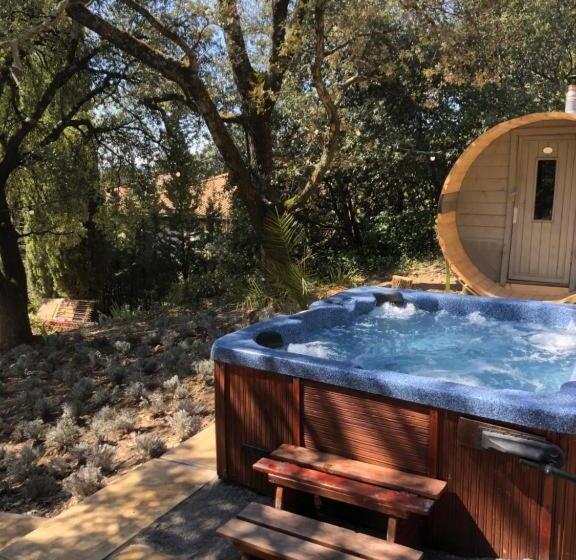 Bed and Breakfast Les Horizons 800m Centre Ville Nyons Piscine Chauffée