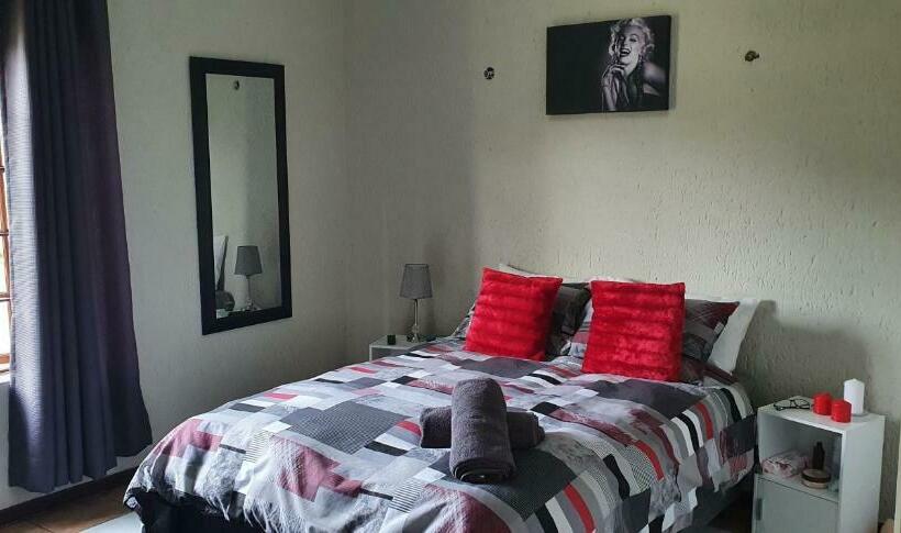 مبيت وإفطار Life Tours & Accommodation