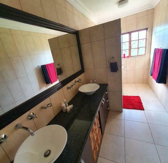 مبيت وإفطار Life Tours & Accommodation