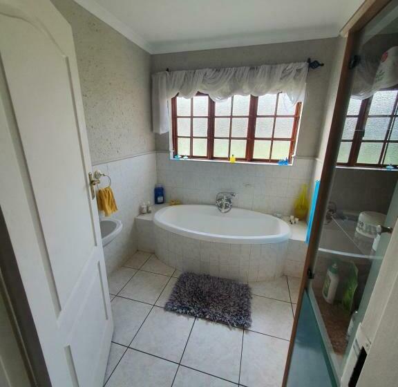 مبيت وإفطار Life Tours & Accommodation