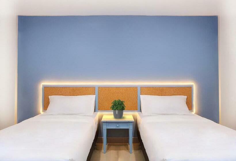 Chateau Hotel & Apartments