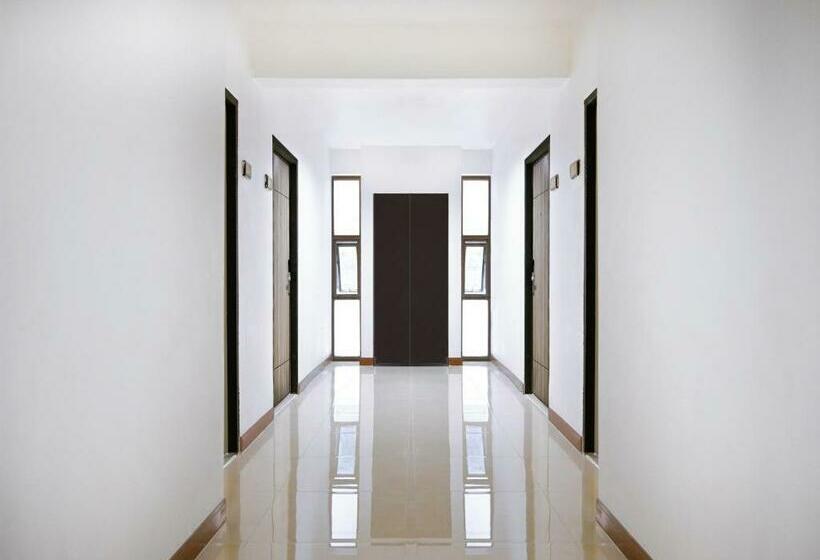 Chateau Hotel & Apartments