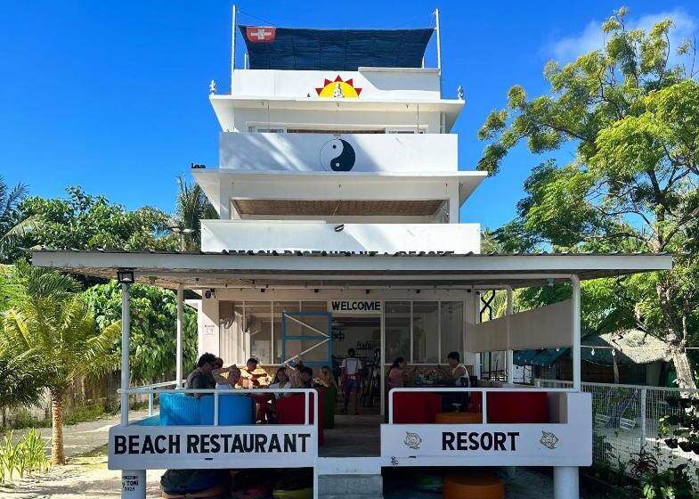 호텔 In Dai Aquasports And Beach Resort