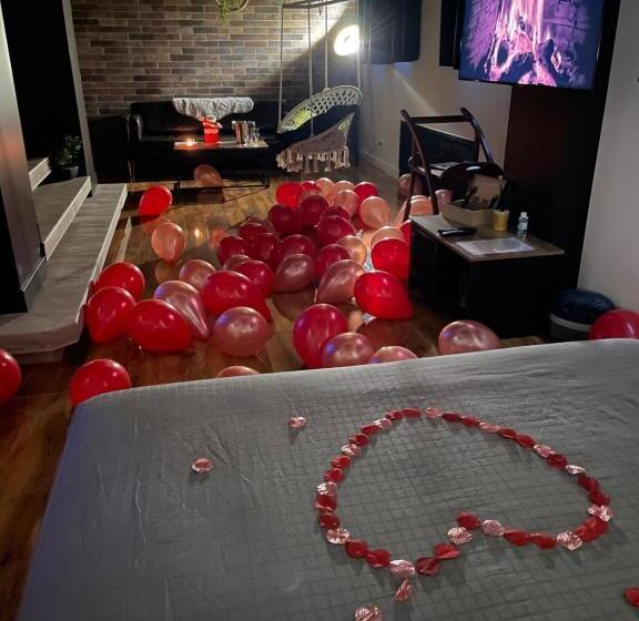 Отель La Suite Grenoble Spa Jacuzzi Et Sauna Privatif